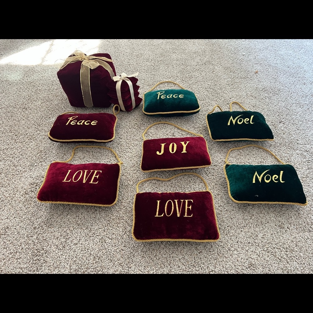 Christmas Decorative Pillows